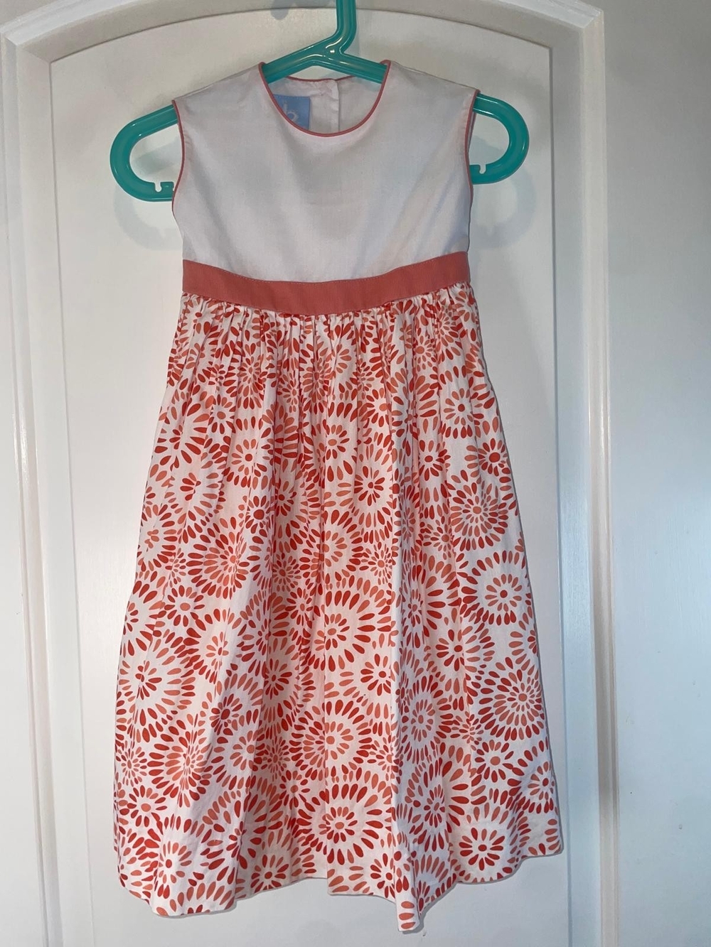 bella bliss White and Coral Floral Sleeveless Dress Size 4